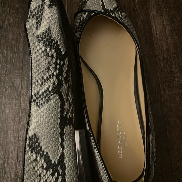 Liz Claiborne Flex Form Print Flats Printed flats size 7M - Picture 4 of 4